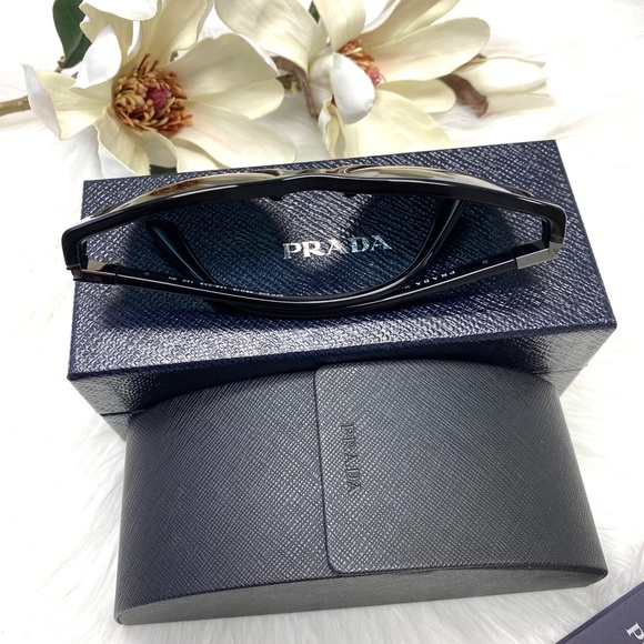 🕶😎 PRADA Sunglasses 😎🕶 - Picture 11 of 15